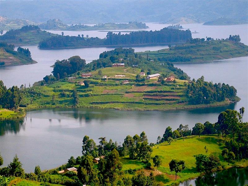 Lake-bunyonyi-Islands